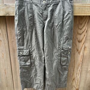 Columbia Women’s Olive Cargo Capri Pants